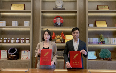 恭喜山东省烟台市任小姐成功签约尊龙凯时加盟店，成为尊龙凯时美丽传播天使